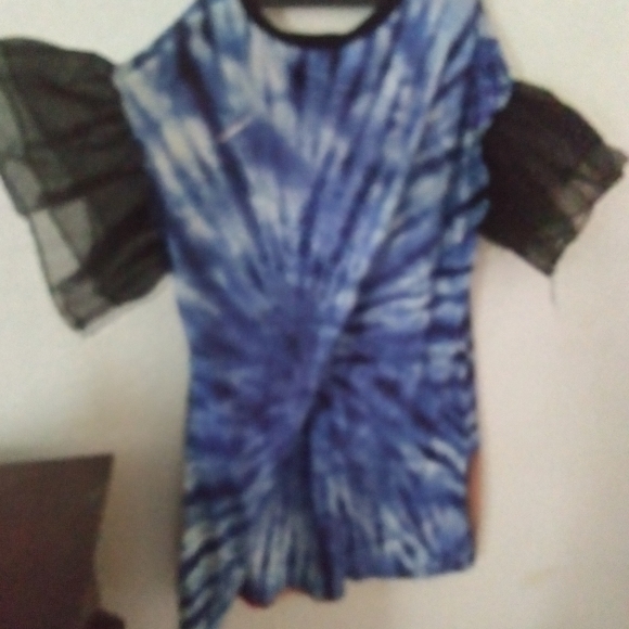 Top - Picture 2 of 3